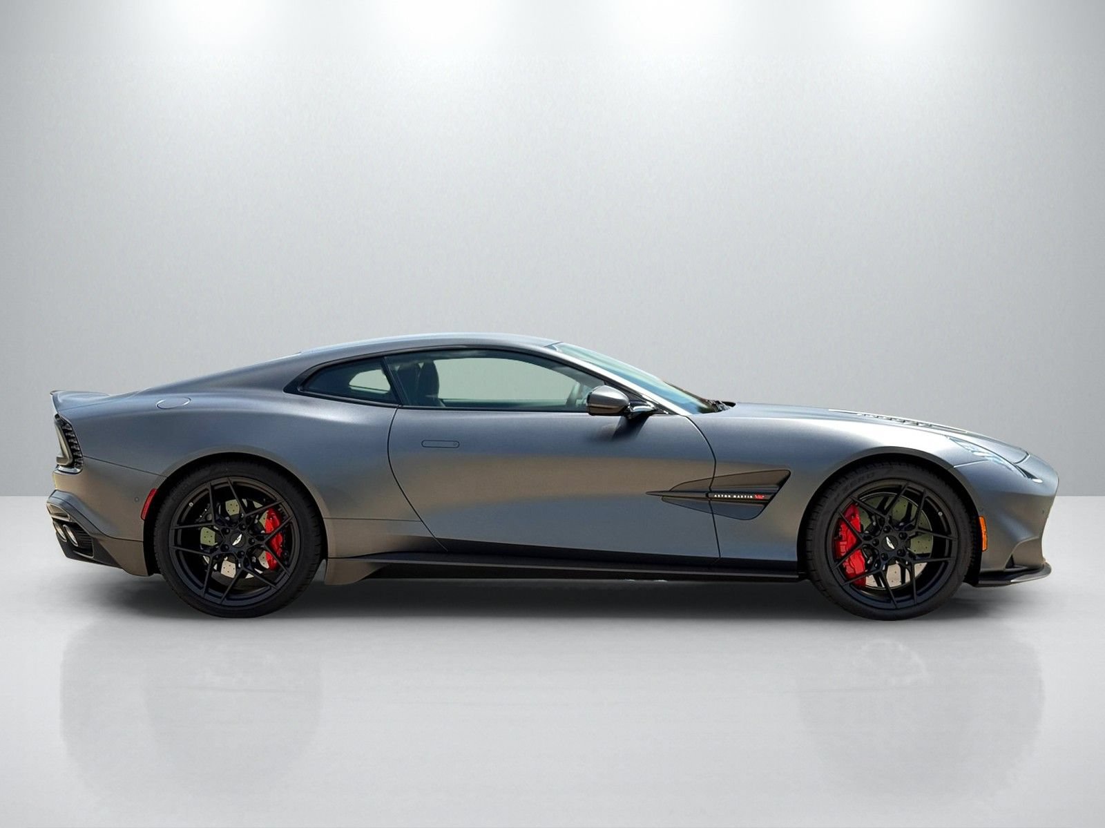 New 2025 Aston Martin Vanquish RWD image 9
