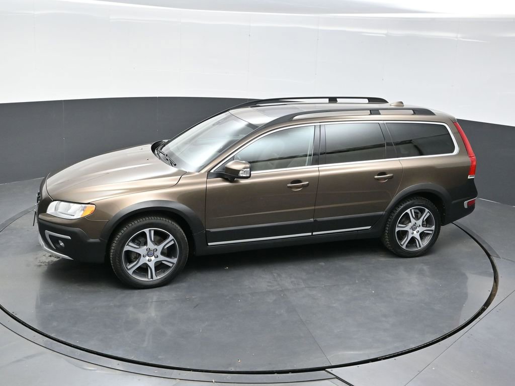 Used 2015 Volvo XC70 T6 w/ Climate Package image 19