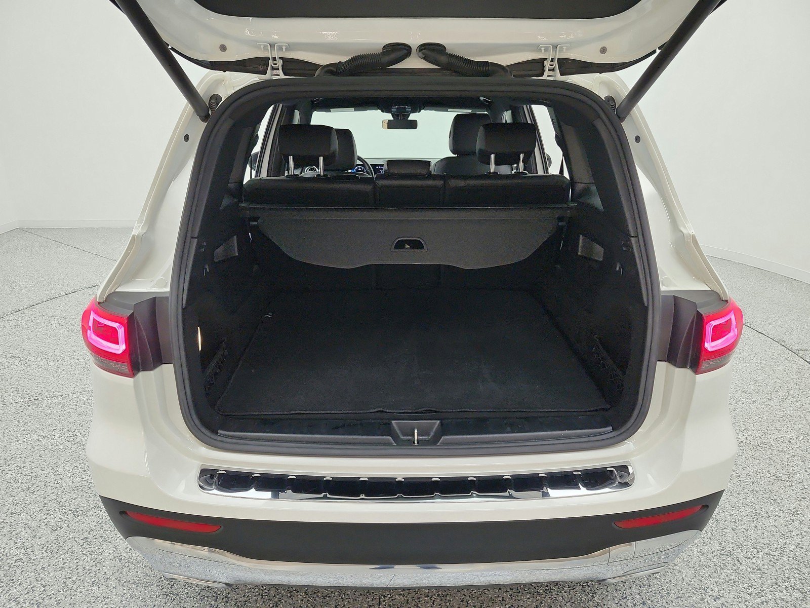 Used 2022 Mercedes-Benz GLB 250 image 27
