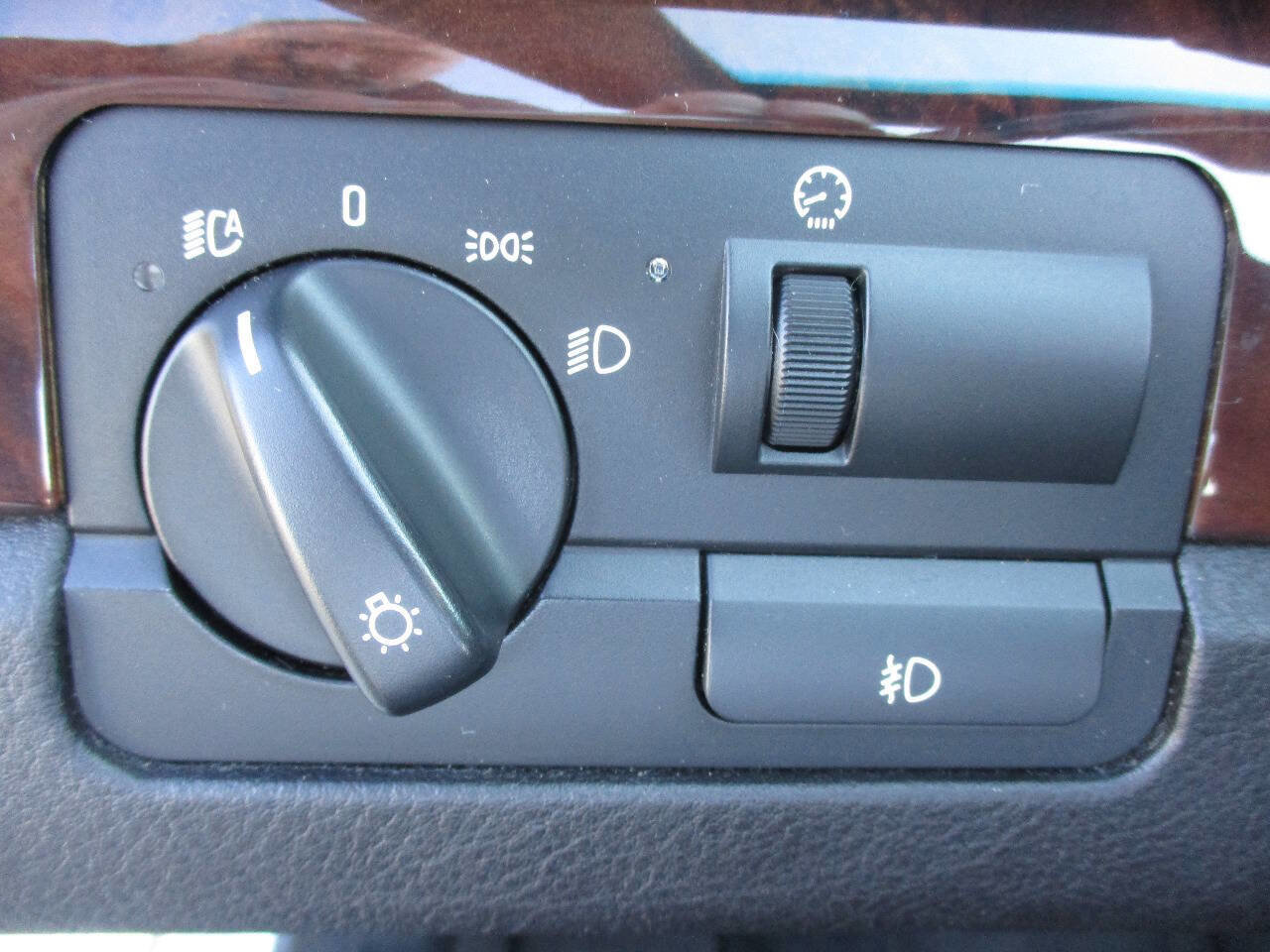 Used 2004 BMW 330Ci Convertible image 26