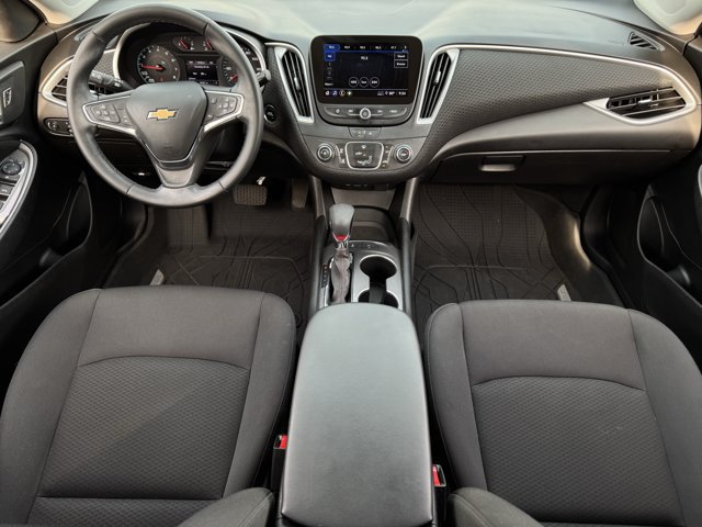 Used 2025 Chevrolet Malibu RS FWD image 11