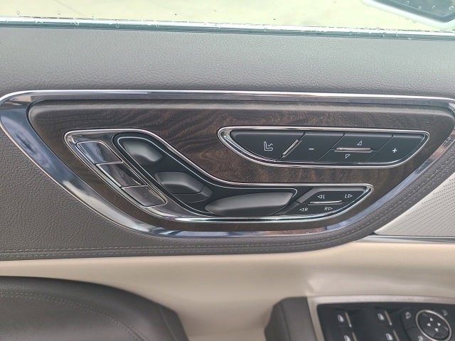 Used 2020 Lincoln Continental Reserve w/ Luxury Package image 20