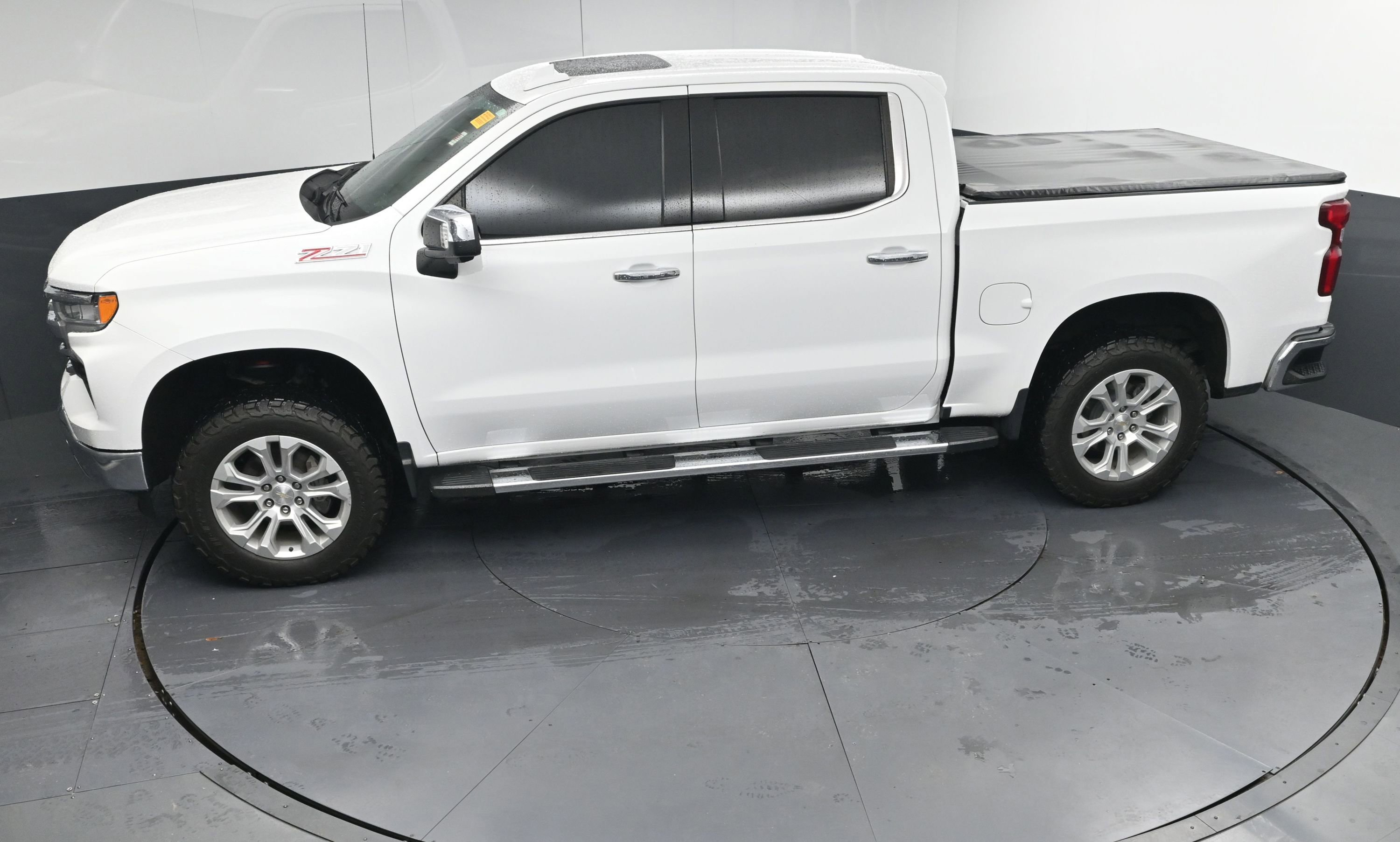 Used 2023 Chevrolet Silverado 1500 LTZ w/ LTZ Premium Package image 39