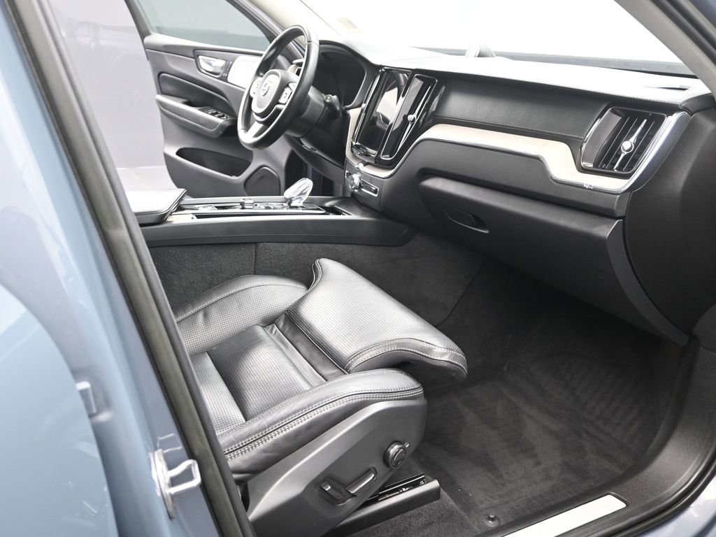 Used 2022 Volvo XC60 B6 Inscription w/ Advanced Package image 18