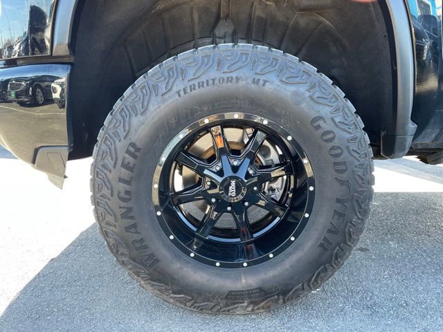 Used 2024 Chevrolet Silverado 2500 ZR2 w/ Technology Package AWD/4WD image 9