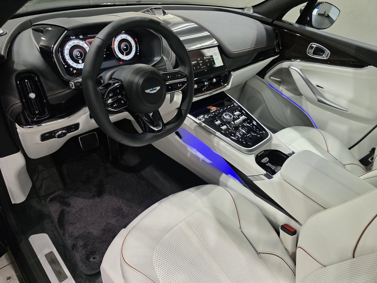 New 2026 Aston Martin DBX 707 image 3