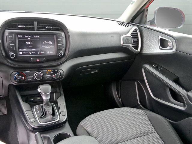 Used 2023 Kia Soul LX w/ LX Technology Package FWD image 22