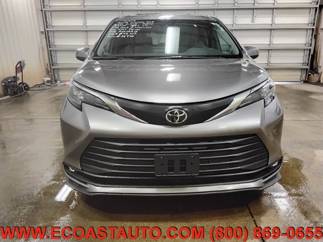 Used 2026 Toyota Sienna XLE AWD/4WD image 7