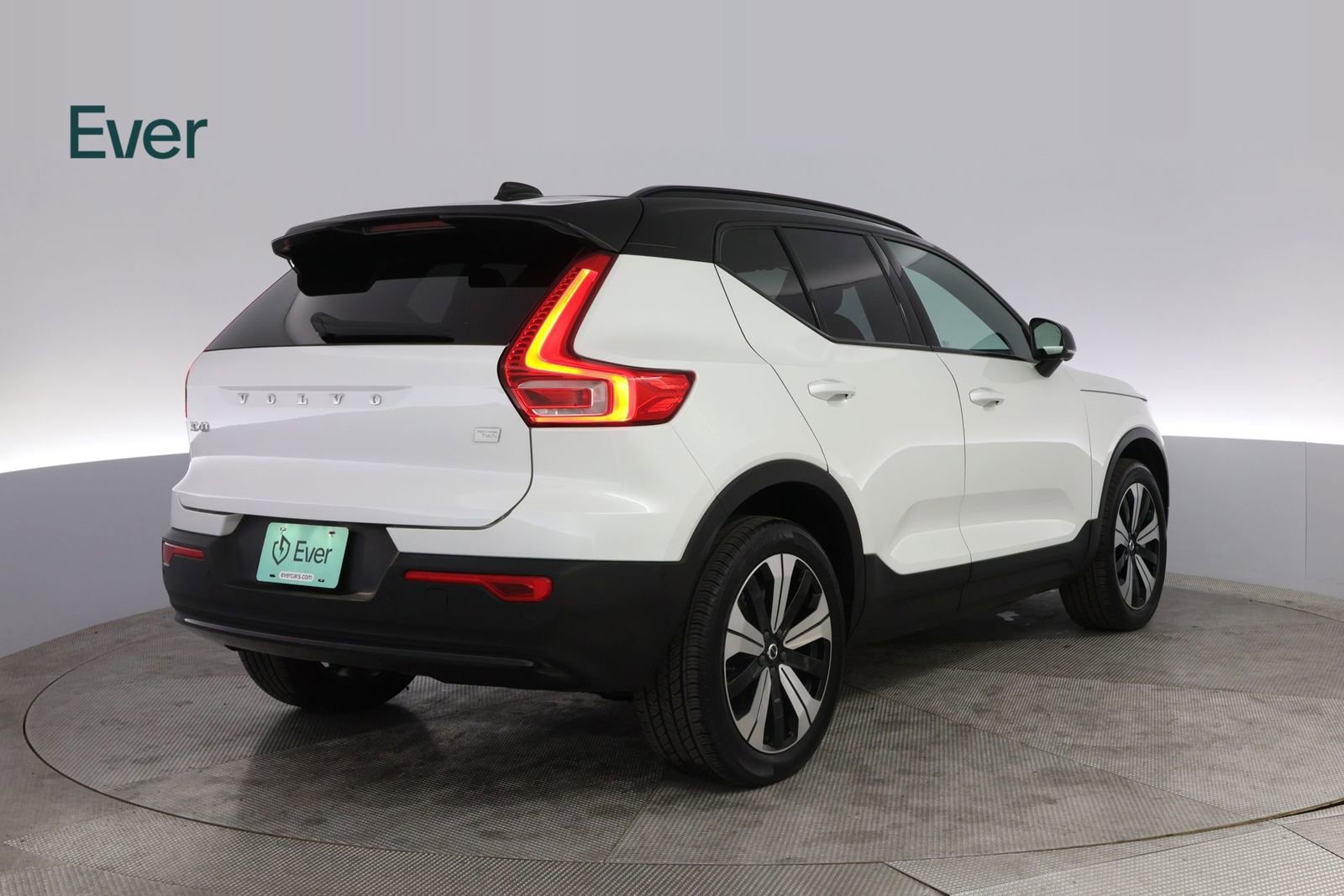 Used 2023 Volvo XC40 Recharge Plus w/ Protection Package Premier AWD/4WD image 3