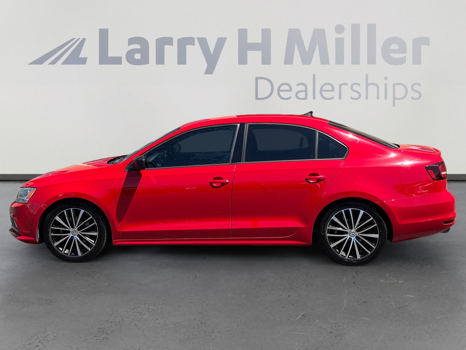 Used 2016 Volkswagen Jetta Sport image 2