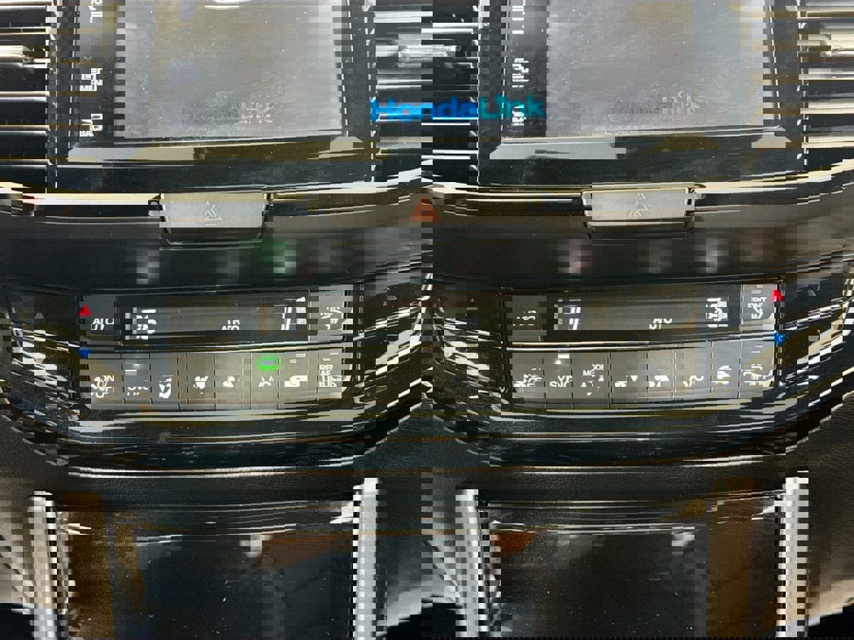 Used 2017 Honda Accord Touring image 15