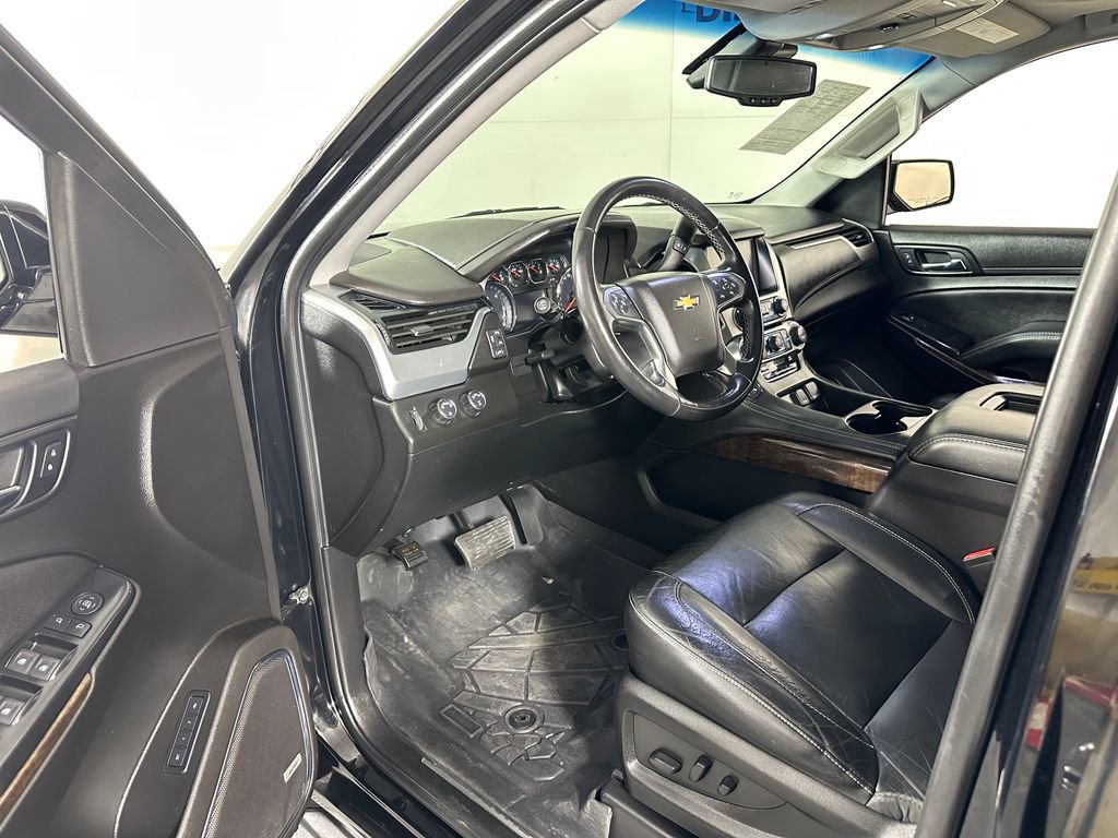 Used 2019 Chevrolet Suburban LT image 17