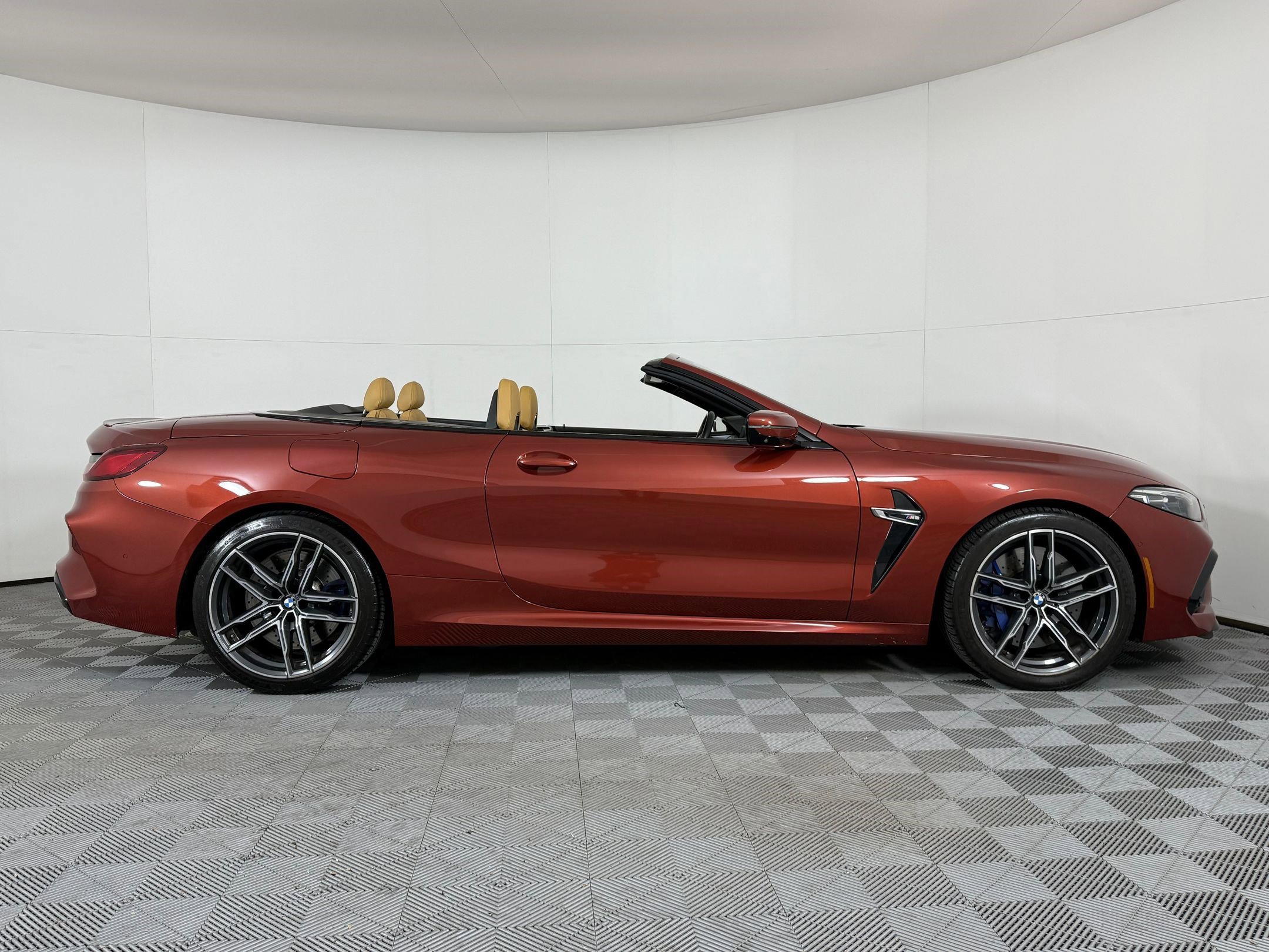 Used 2020 BMW M8 Convertible w/ M Driver's Package image 39