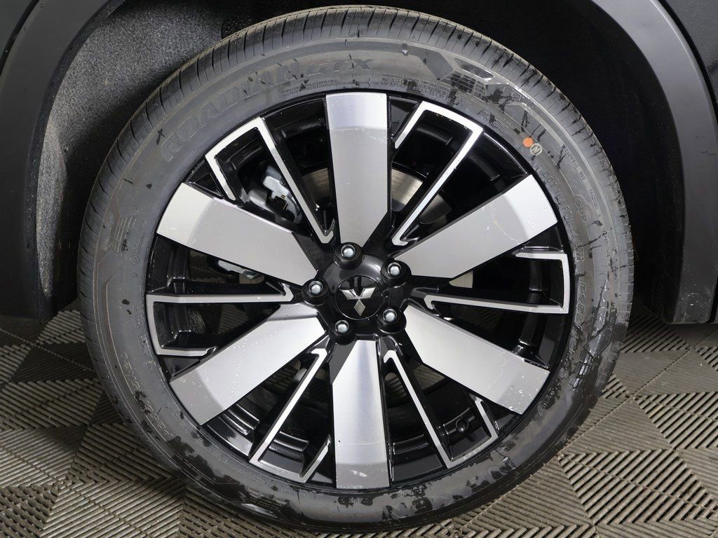 New 2026 Mitsubishi Outlander SE image 26