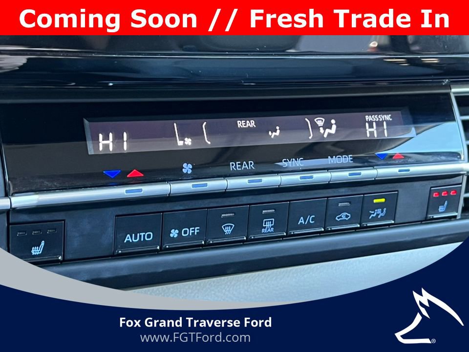 Used 2023 Toyota Sienna XLE FWD image 25