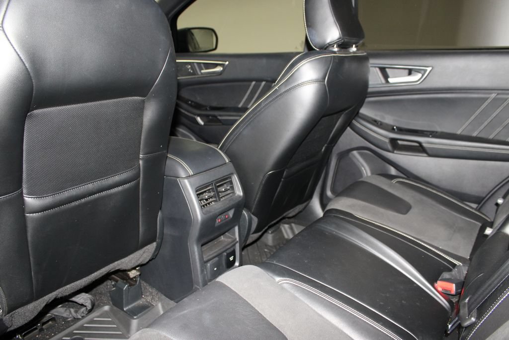 Used 2020 Ford Edge ST w/ Equipment Group 401A AWD/4WD image 19