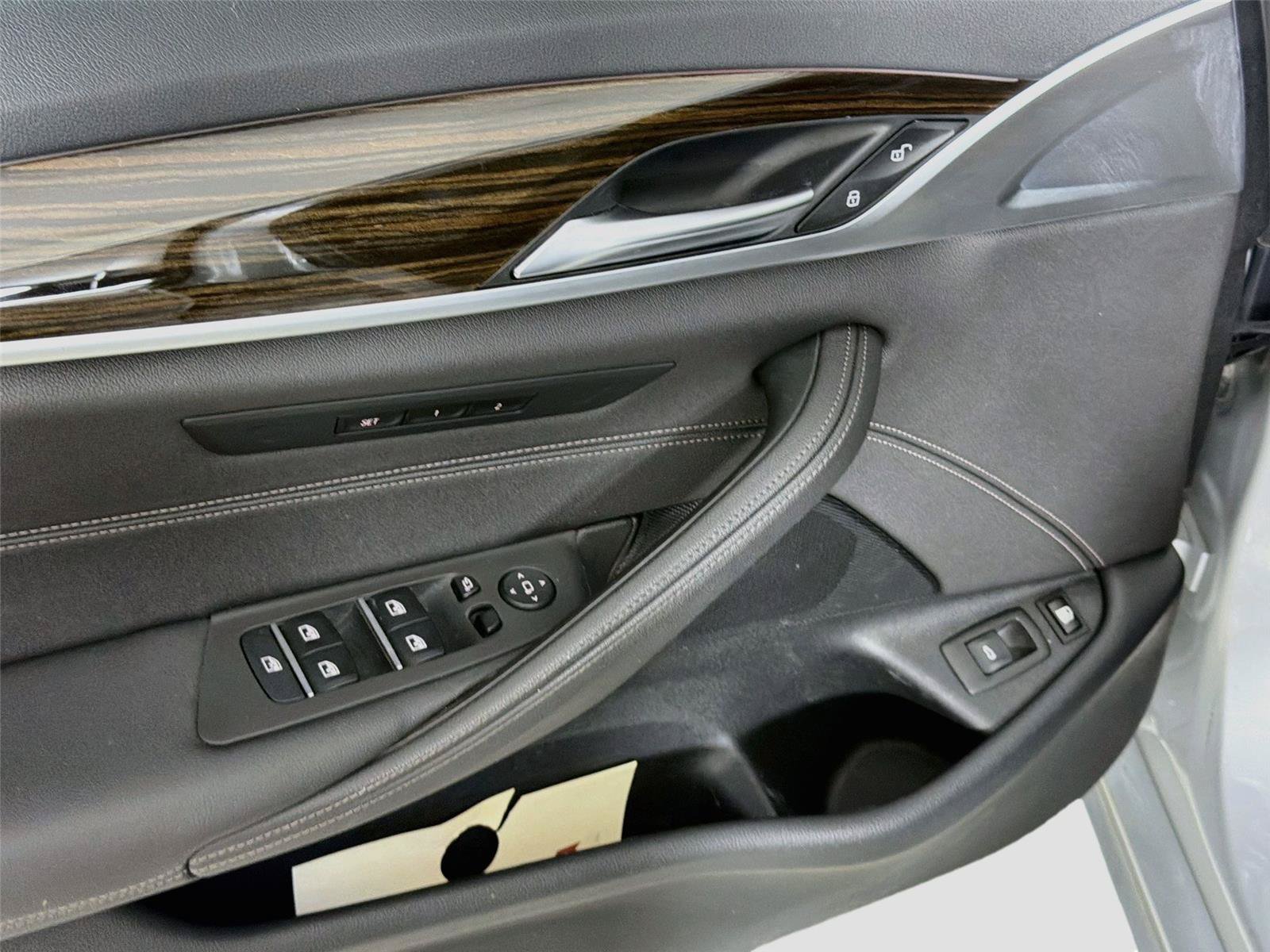 Used 2021 BMW 530e w/ Convenience Package RWD image 18