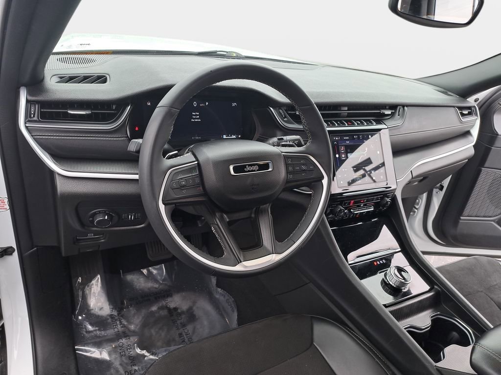 Certified 2024 Jeep Grand Cherokee L Laredo AWD/4WD image 19