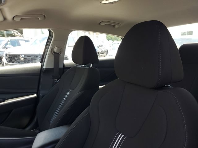 Used 2023 Hyundai Elantra SEL w/ Convenience Package FWD image 16