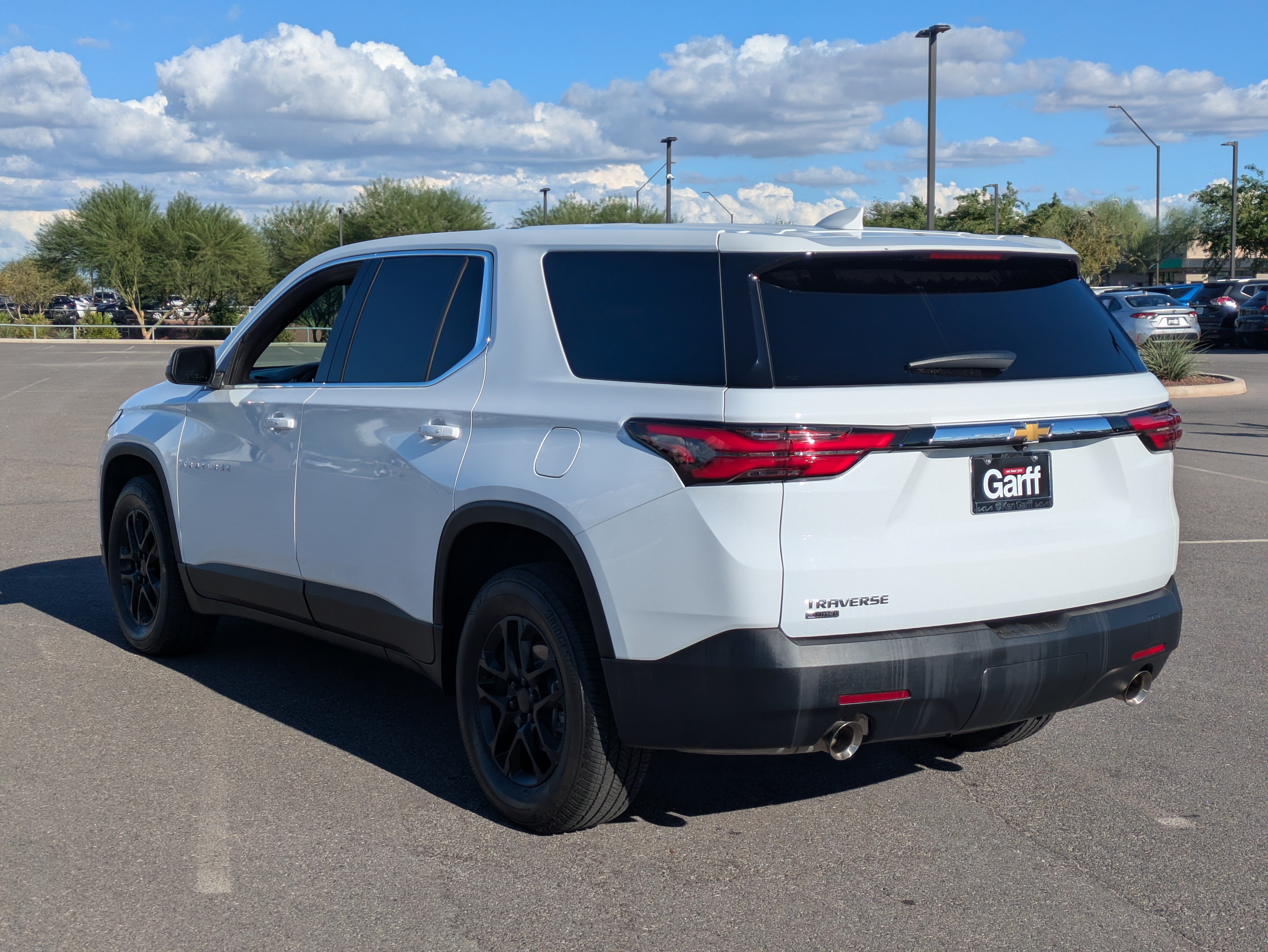 Used 2024 Chevrolet Traverse LS FWD image 3