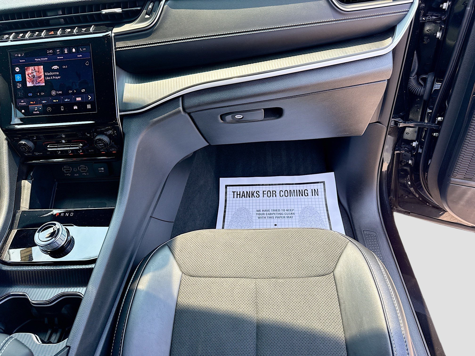 Used 2024 Jeep Grand Cherokee L Altitude AWD/4WD image 17