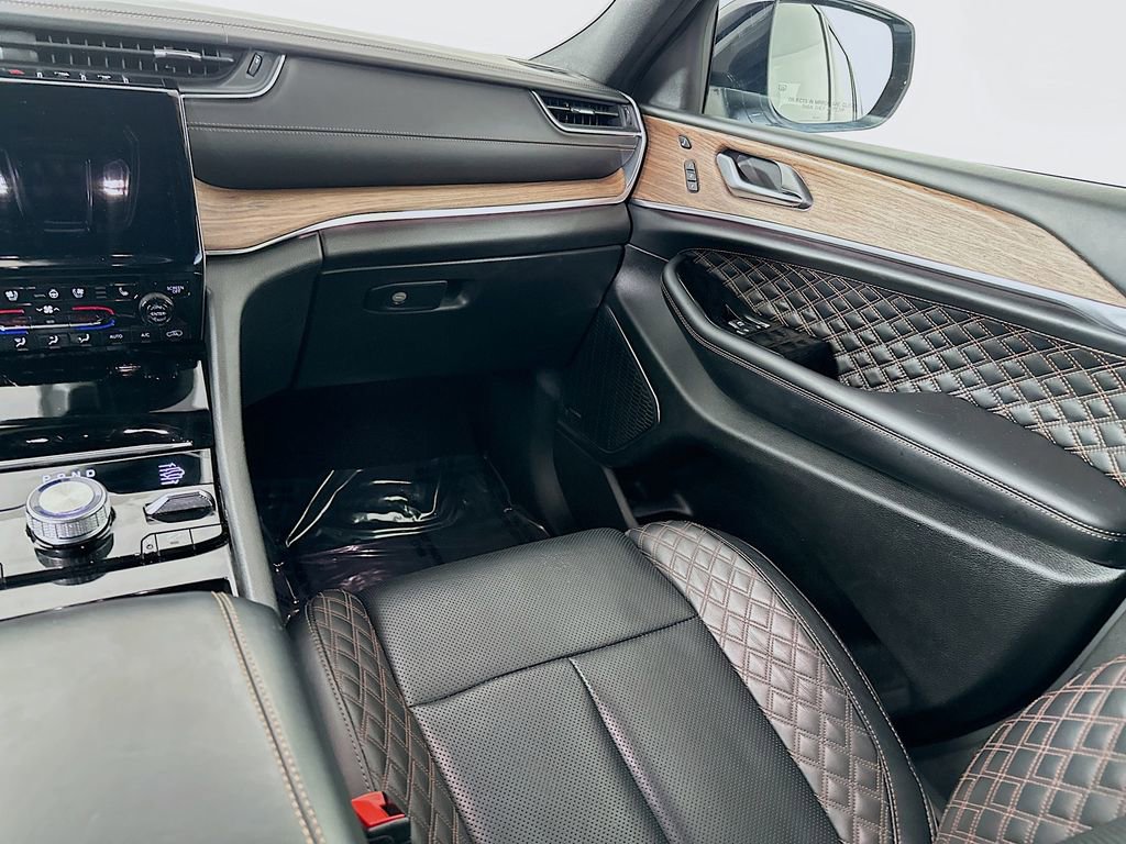 Certified 2023 Jeep Grand Cherokee L Summit w/ Luxury Tech Group V image 35