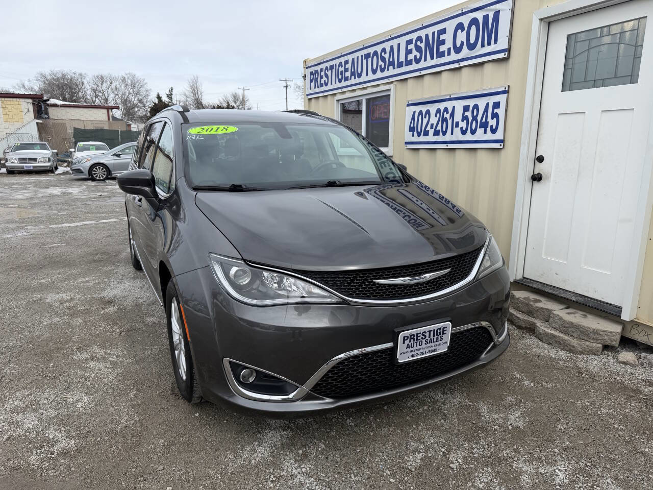 Used 2018 Chrysler Pacifica Touring-L image 1