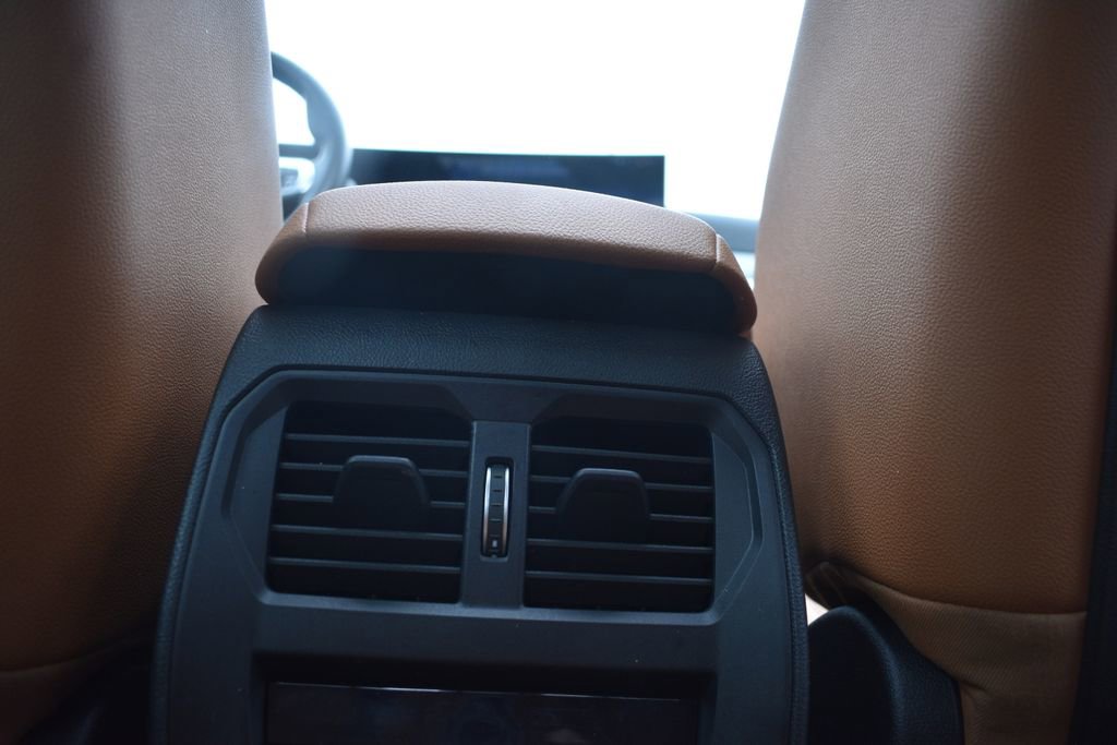 Used 2023 BMW i4 eDrive40 w/ M Sport Package image 31