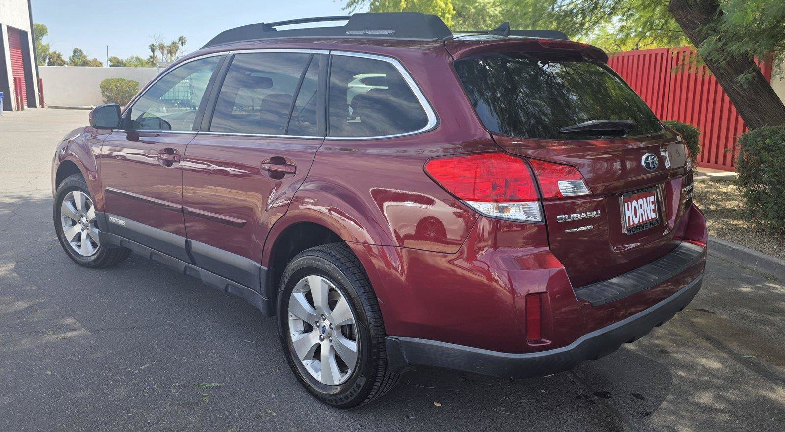 Used 2011 Subaru Outback 3.6R Limited w/ PWR Moonroof Pkg AWD/4WD image 7