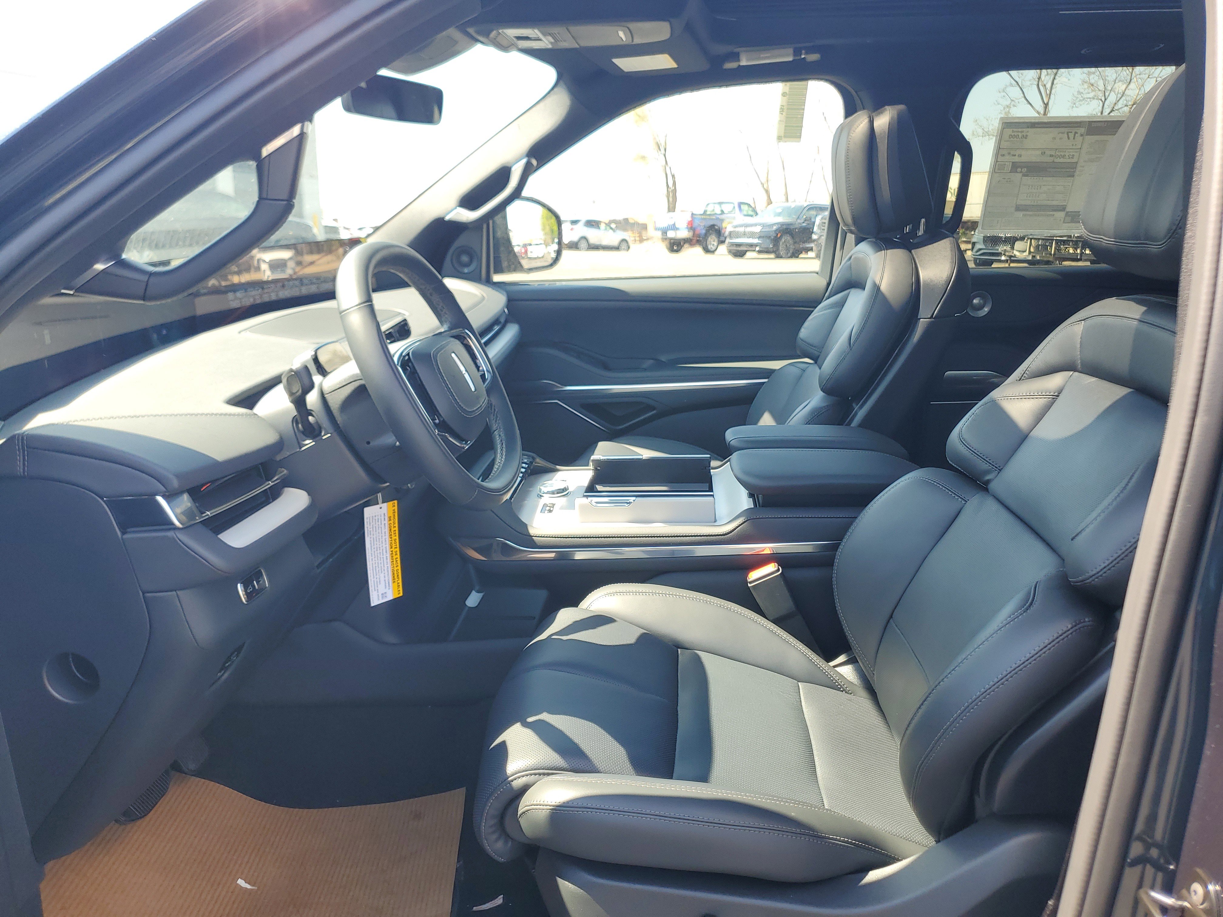New 2026 Lincoln Navigator L Reserve AWD/4WD image 11