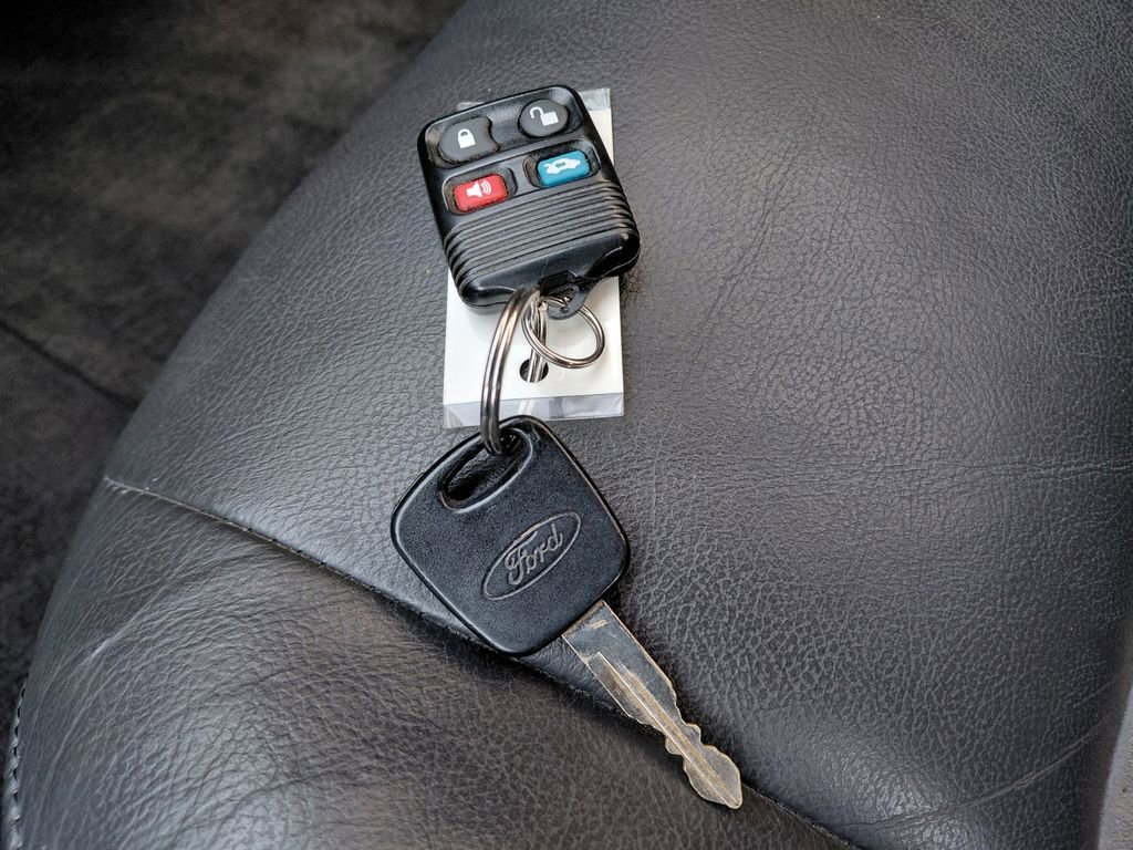 Used 2004 Ford Mustang GT image 39