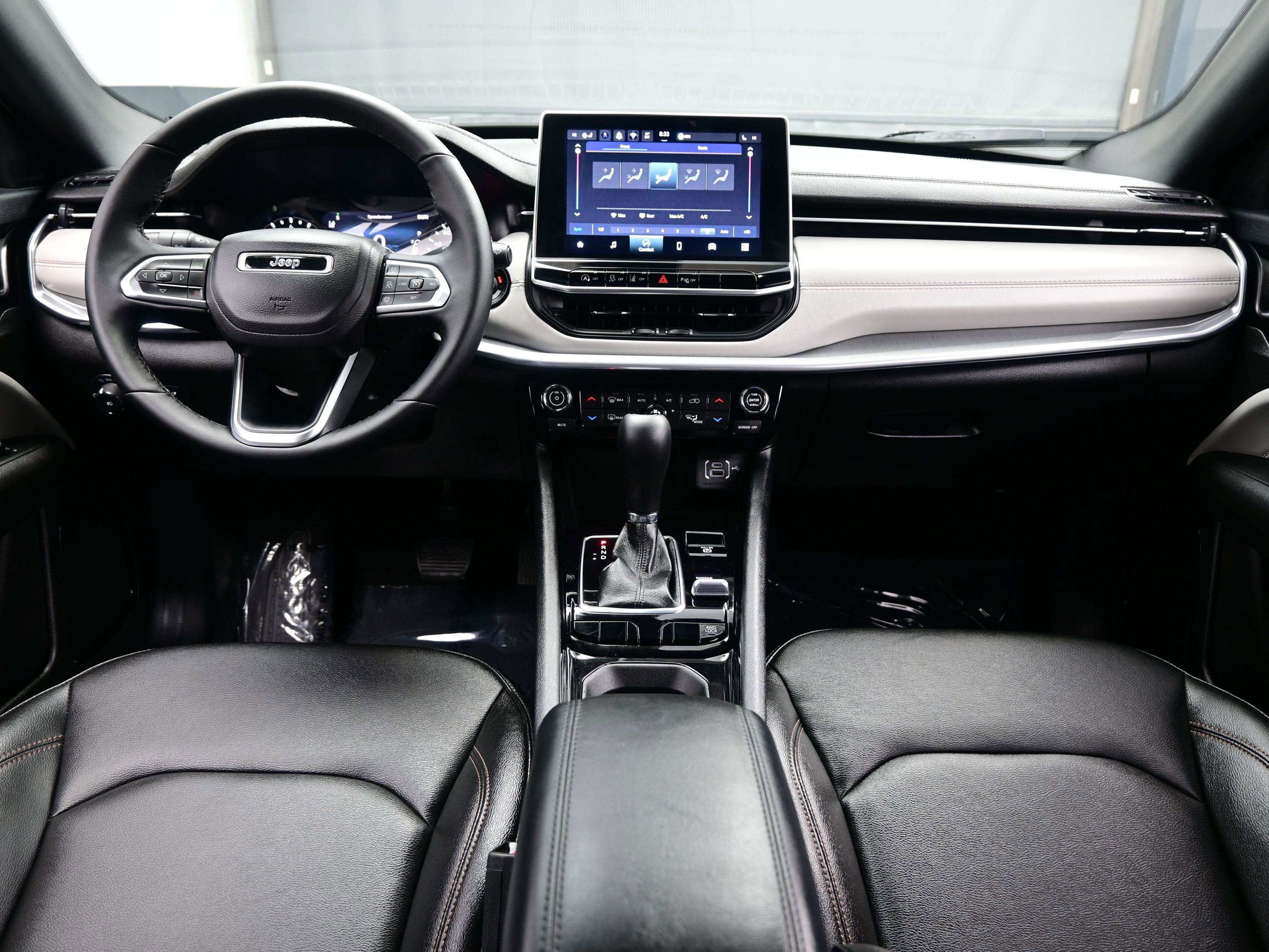 Used 2024 Jeep Compass Limited image 17