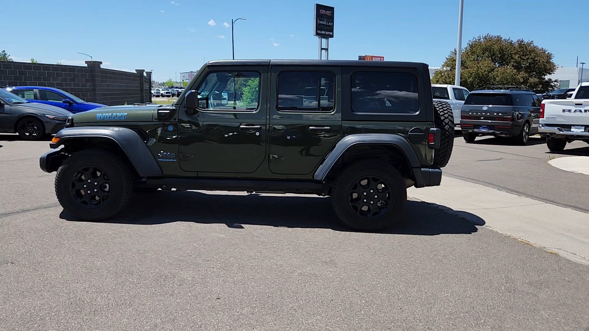 Used 2023 Jeep Wrangler Unlimited w/ Cold Weather Group AWD/4WD image 2