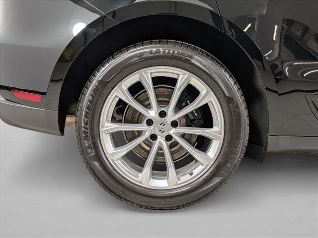 Certified 2025 Porsche Macan image 27