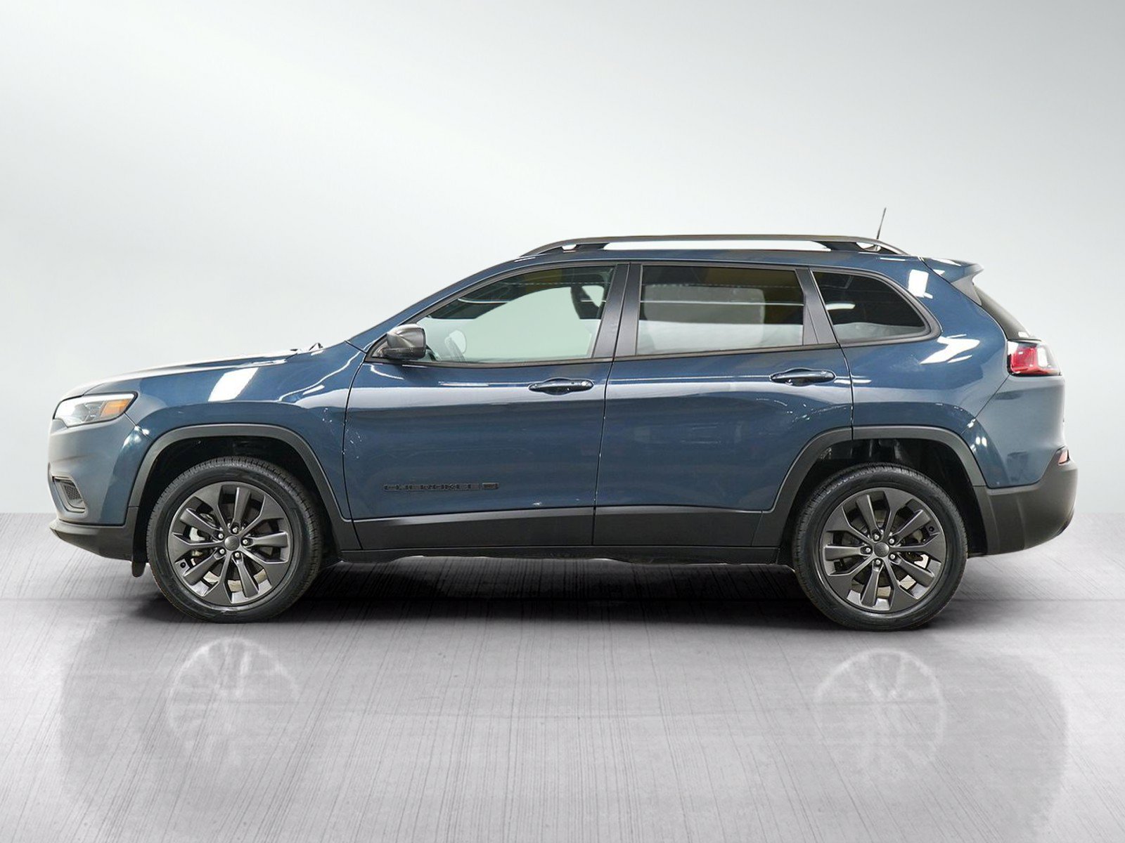 Used 2021 Jeep Cherokee Latitude Lux 80th Anniv w/ Quick Order Package 26U 80TH AWD/4WD image 2