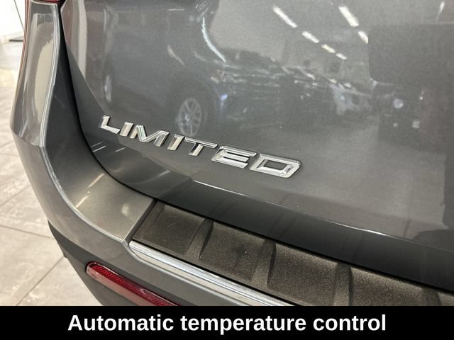 Used 2024 Ford Explorer Limited AWD/4WD image 11