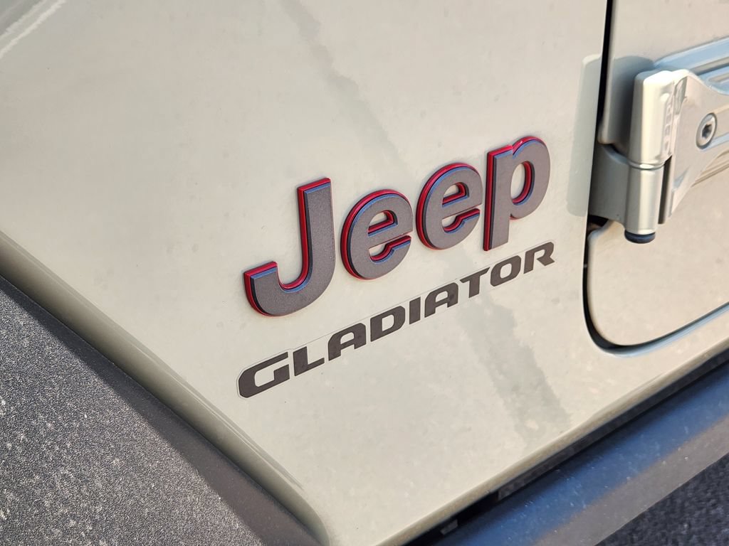 Used 2022 Jeep Gladiator Rubicon w/ LED Lighting Group AWD/4WD image 11