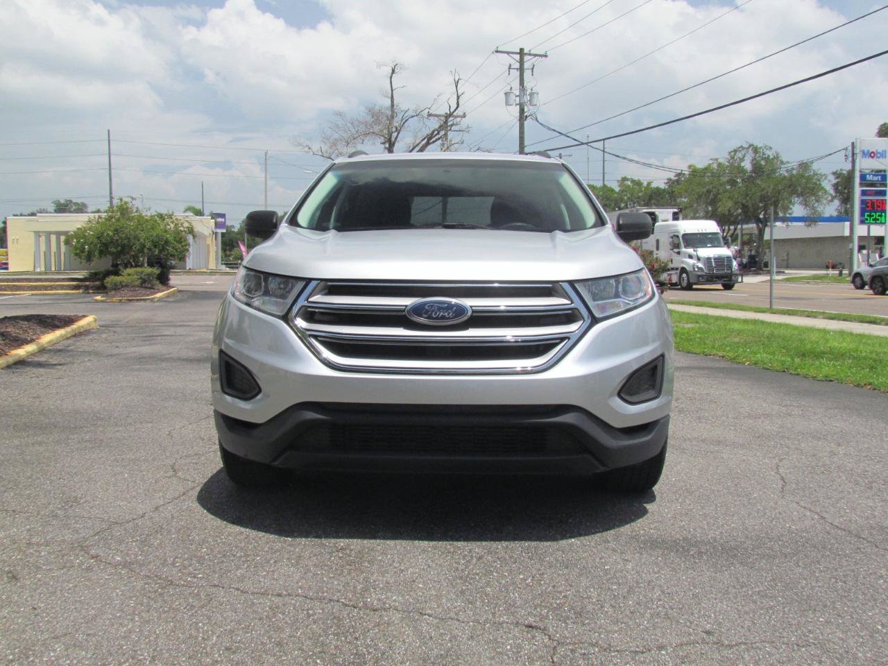 Used 2018 Ford Edge SE FWD image 14