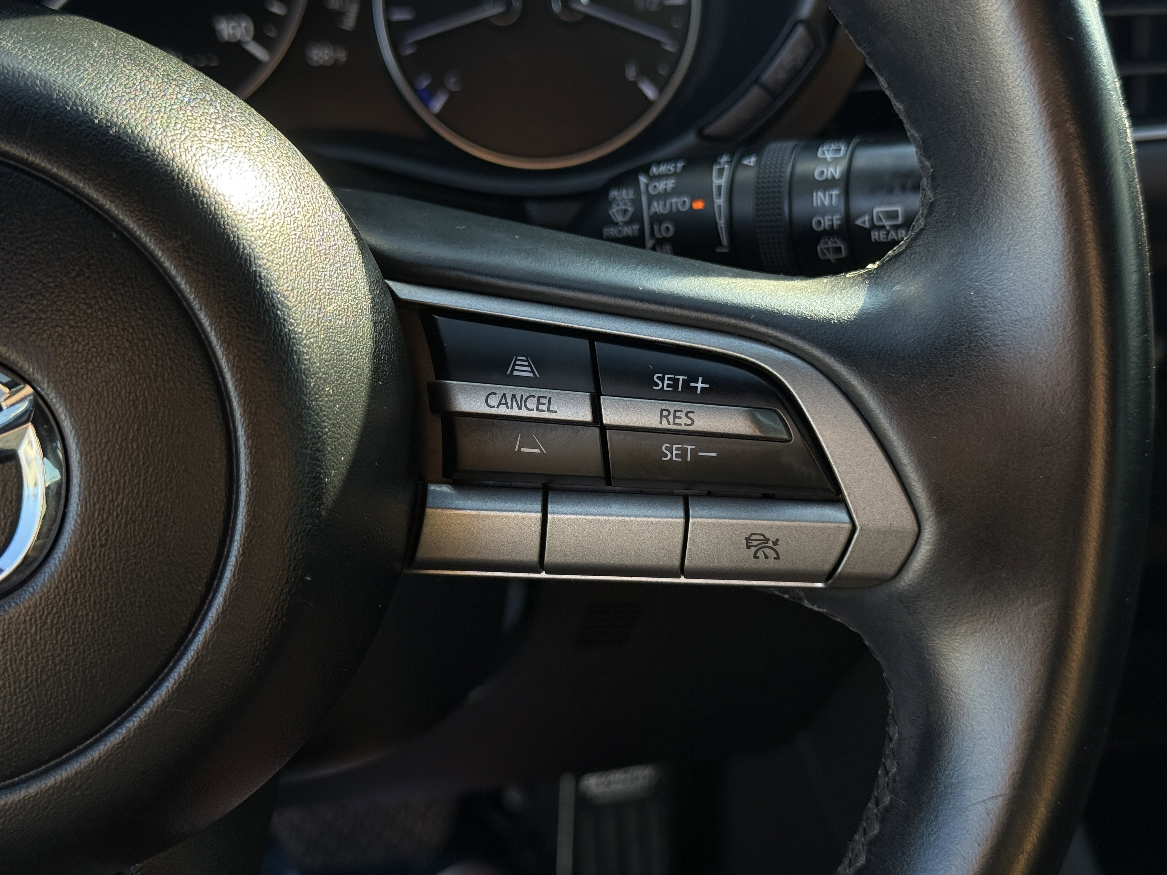 Used 2020 MAZDA MAZDA3 Hatchback image 18