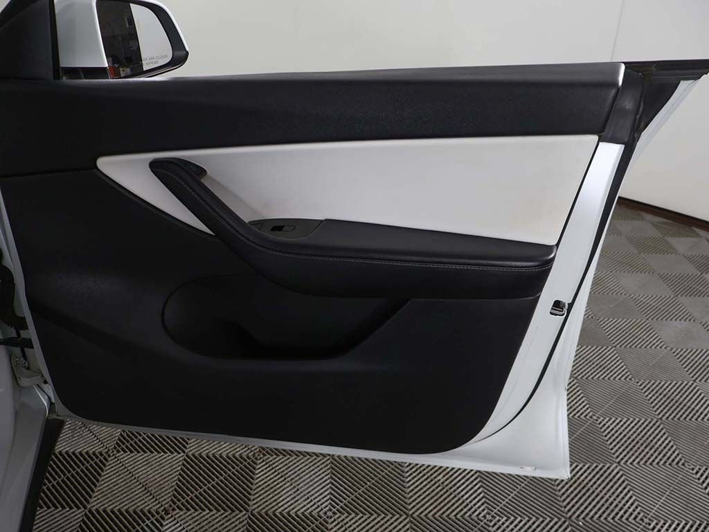 Used 2020 Tesla Model Y Long Range AWD/4WD image 23