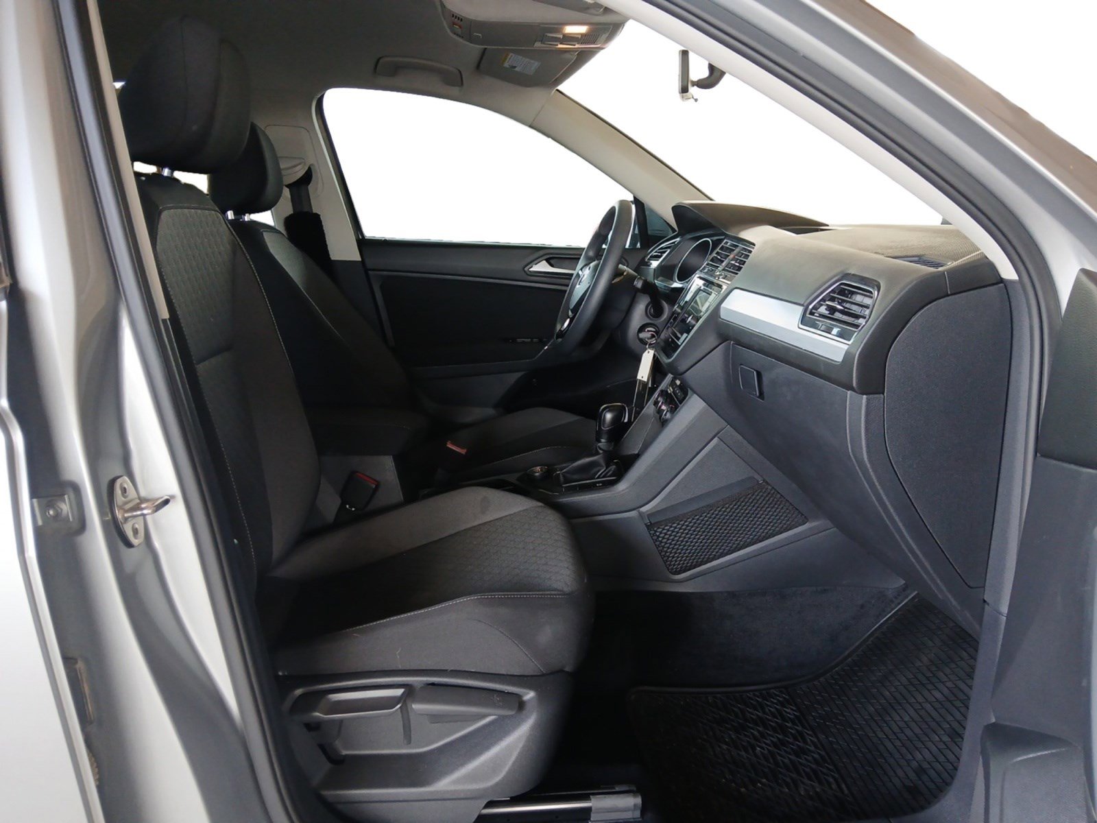 Used 2020 Volkswagen Tiguan S image 15