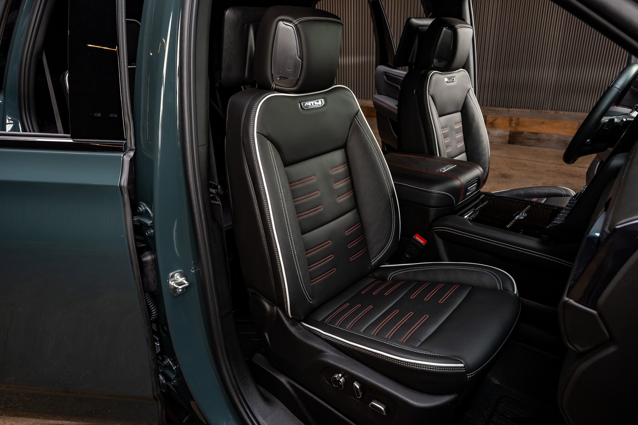 Used 2026 GMC Yukon AT4 Ultimate image 29