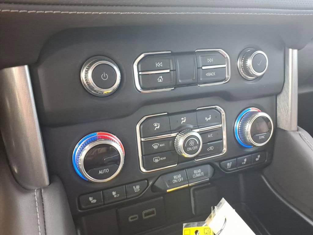 Used 2024 GMC Yukon SLT image 25