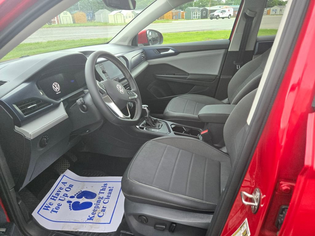 Used 2024 Volkswagen Taos SE FWD image 7