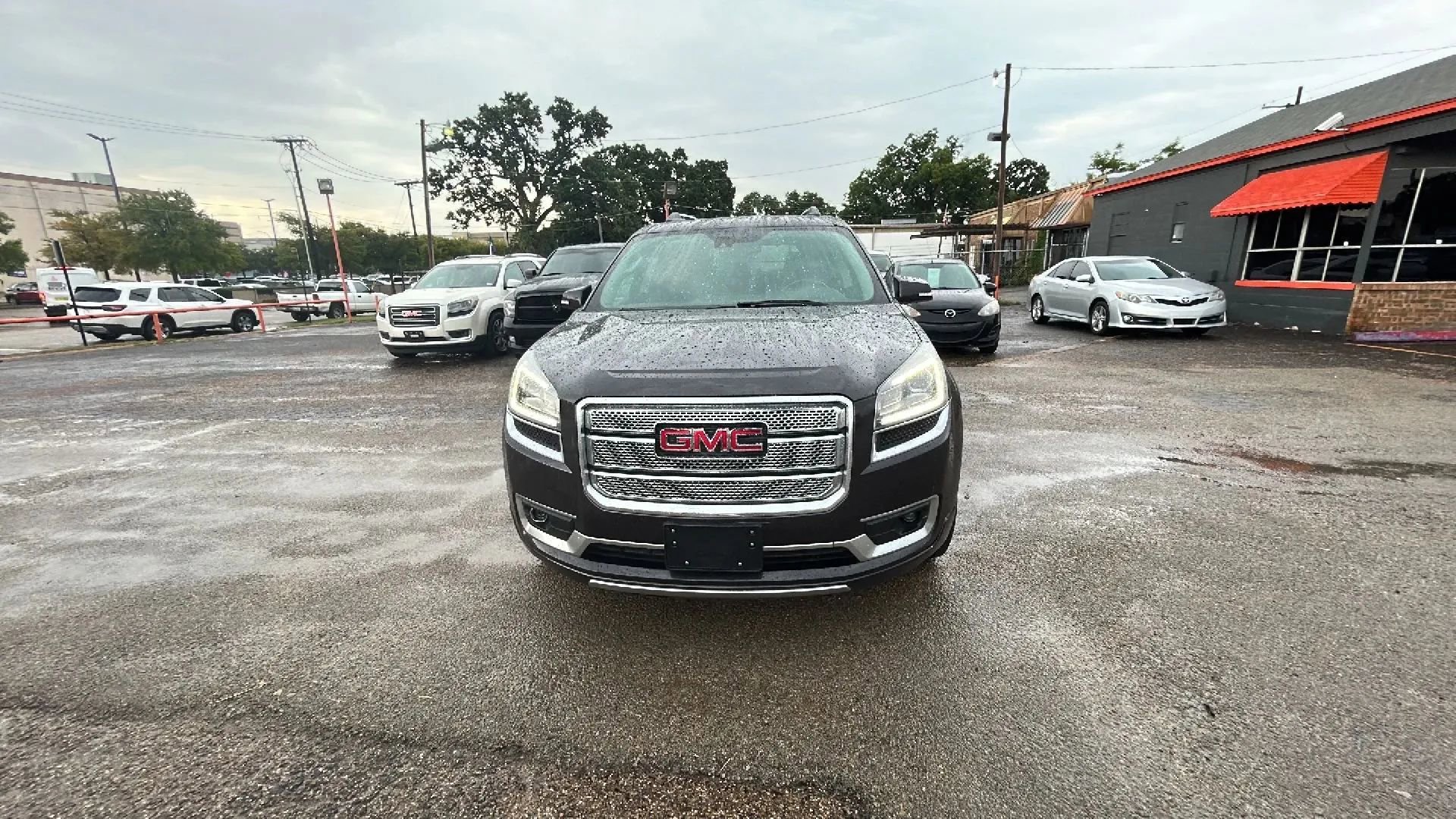 Used 2014 GMC Acadia Denali image 2