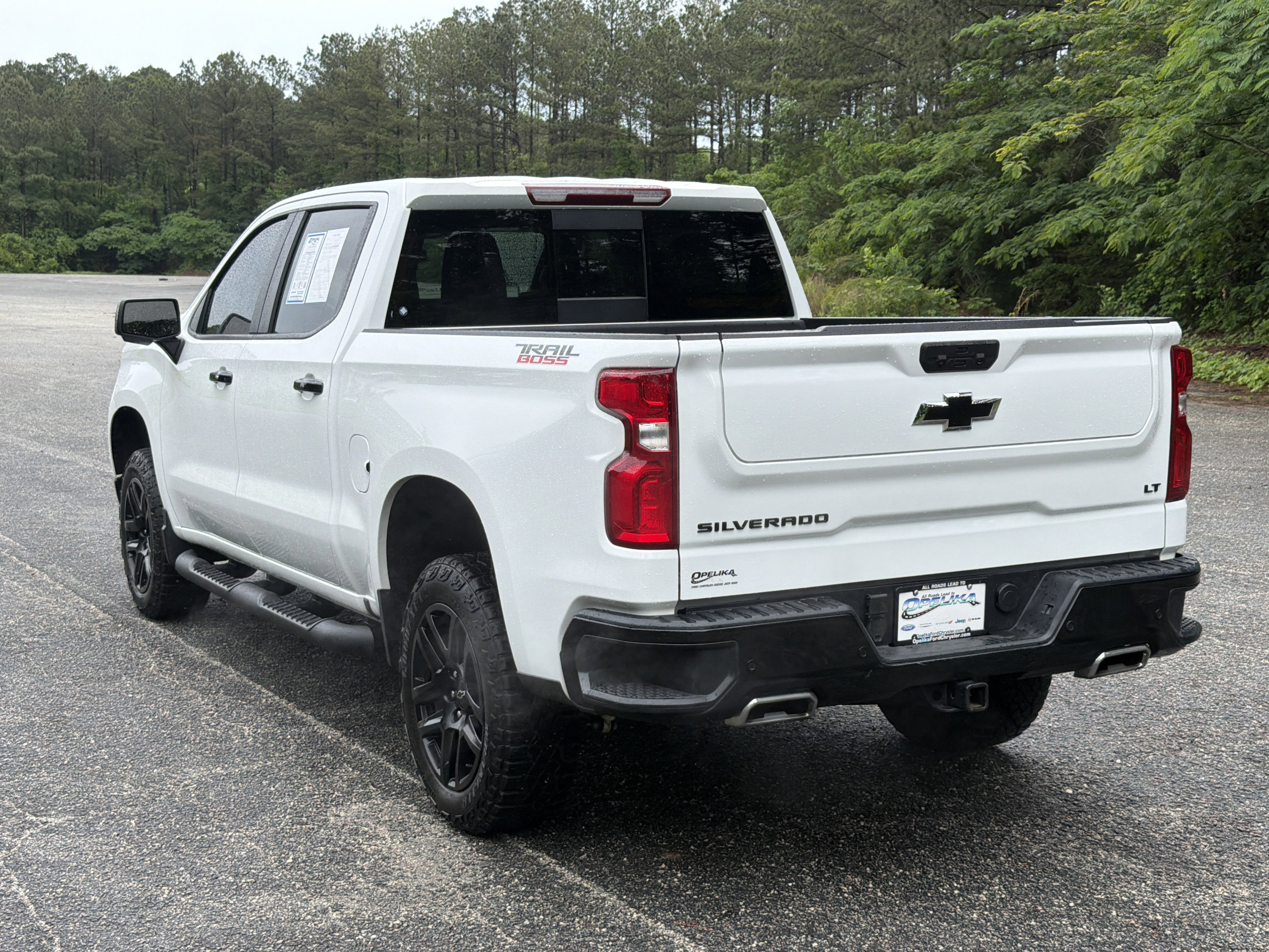Used 2025 Chevrolet Silverado 1500 LT Trail Boss w/ LT Trail Boss Premium Package AWD/4WD image 5