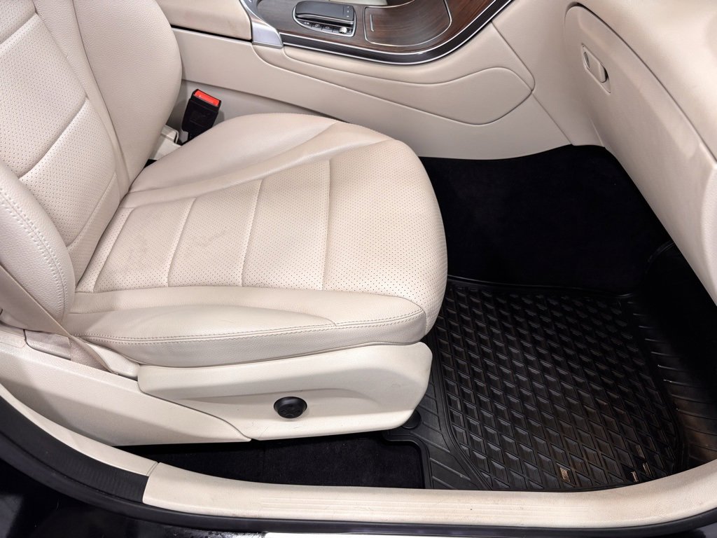 Certified 2022 Mercedes-Benz GLC 300 GLC 300 image 17