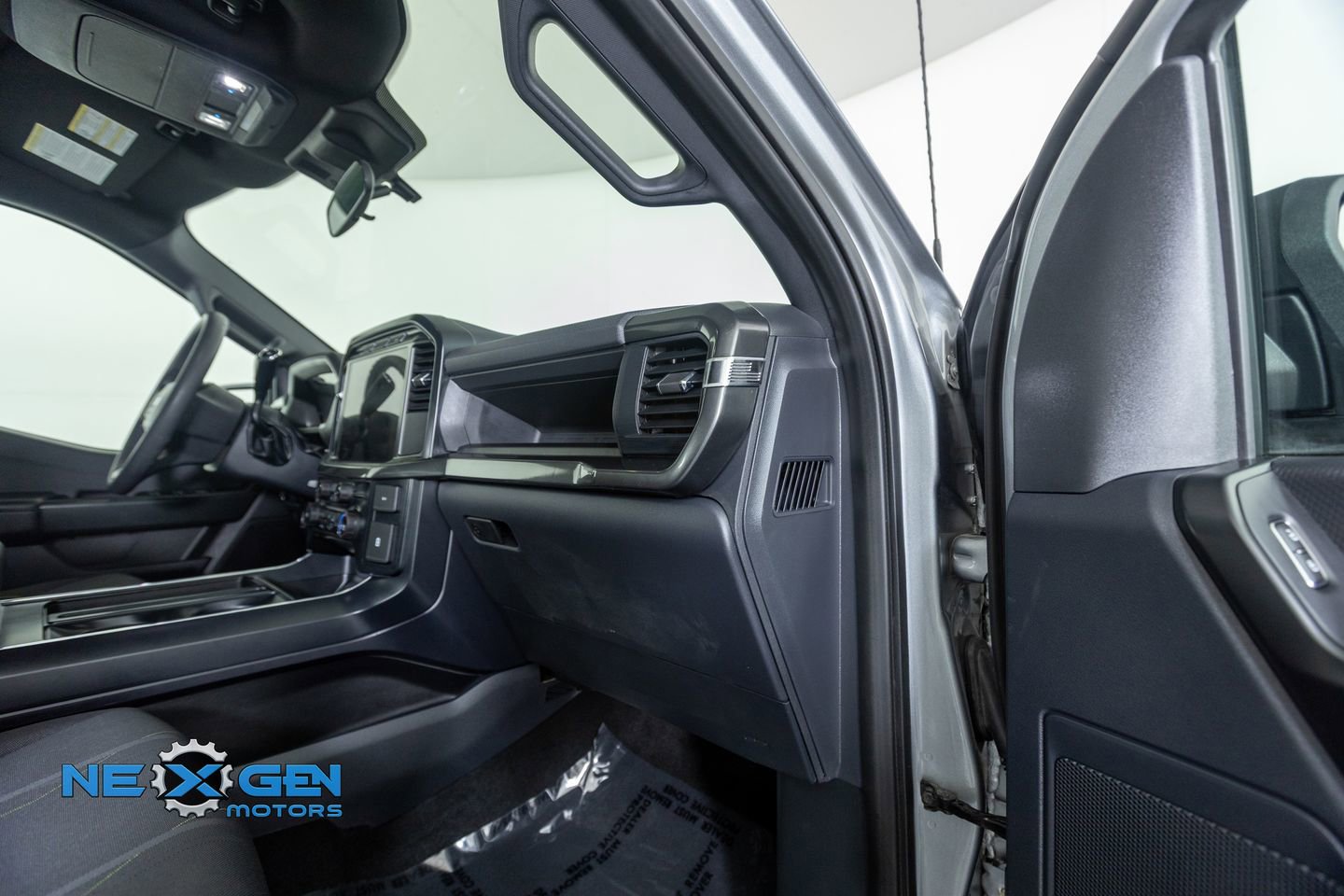 Used 2024 Ford F150 STX image 39