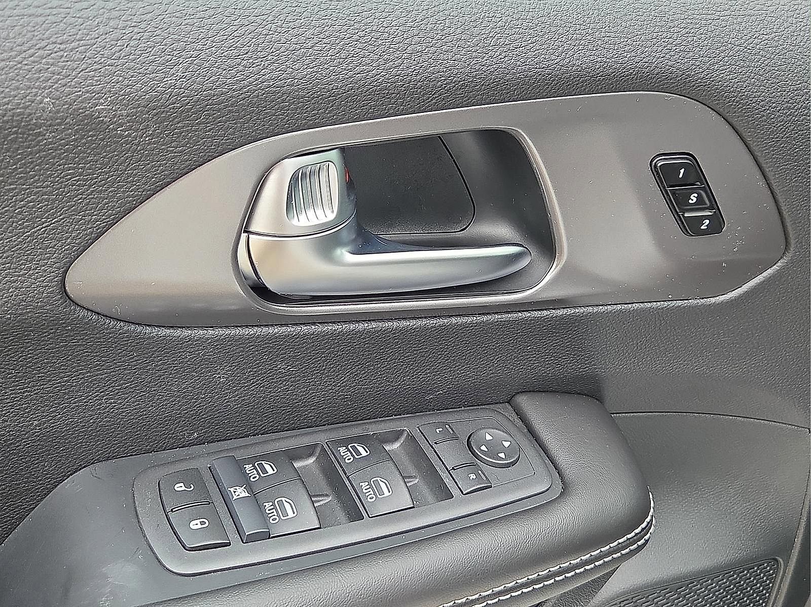 New 2026 Chrysler Pacifica Select w/ S Appearance Package FWD image 14