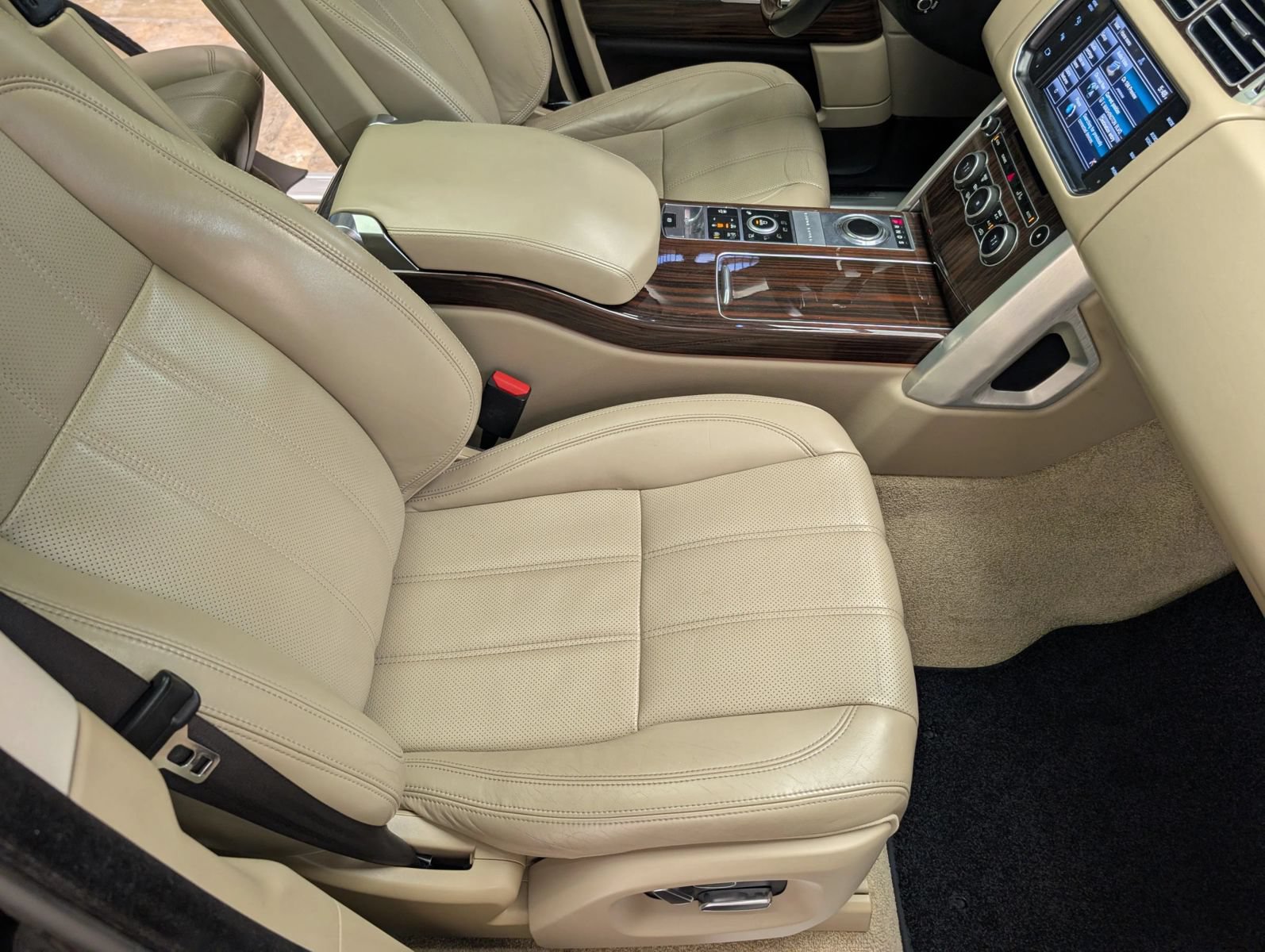 Used 2014 Land Rover Range Rover HSE AWD/4WD image 21
